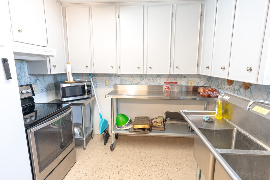 More Photos Of 5111 Powerline Rd, Richmond Daycare Center For Sale