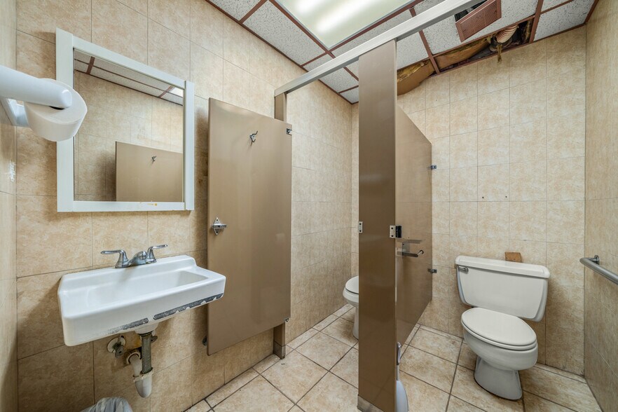 More Photos Of 6940 US Highway 27 N, Sebring Restaurant For Sale