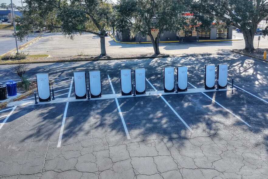 More Photos Of , Bartow General Retail For Sale