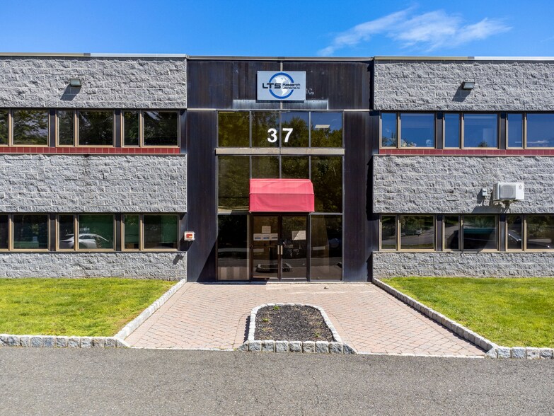 Primary Photo Of 37 Ramland Rd, Orangeburg Office For Lease