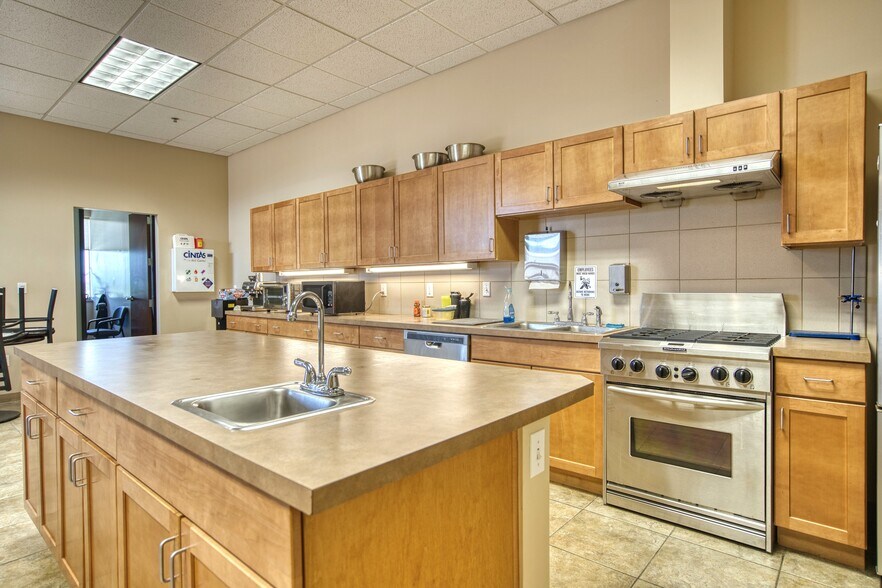 More Photos Of 1399 Horizon Ave, Lafayette Research And Development For Lease