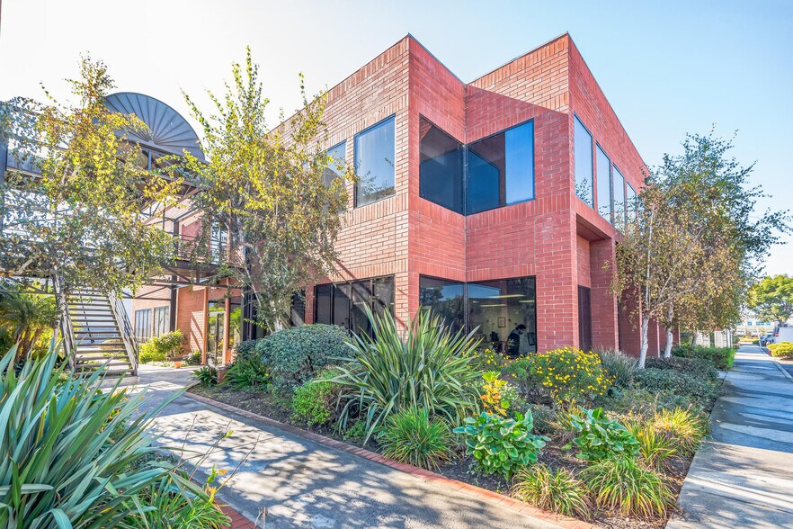 More Photos Of 2461 W 208th St, Torrance Loft Creative Space For Lease