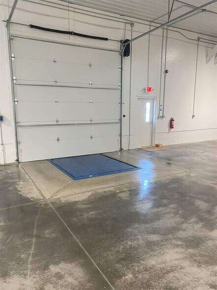 More Photos Of 975 Sawtooth Oak Cir, Harrisonburg Warehouse For Sale