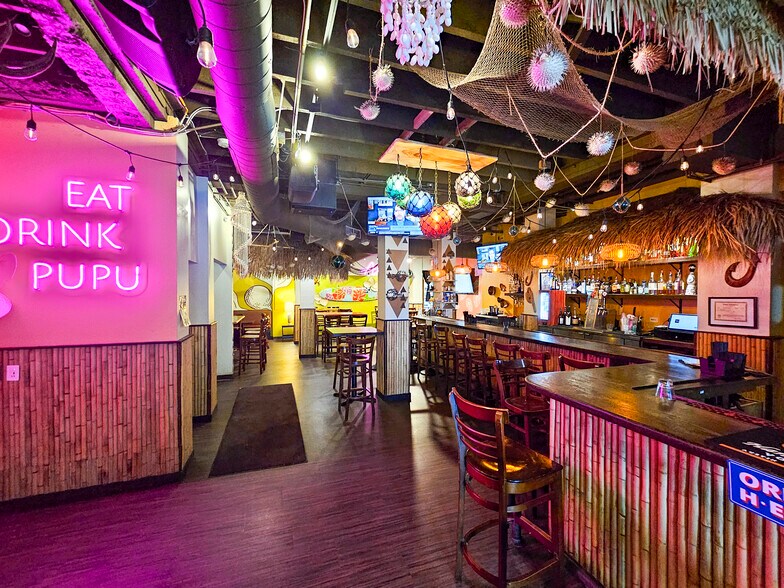 More Photos Of 310-314 Lewers St, Honolulu Storefront Retail Residential For Lease