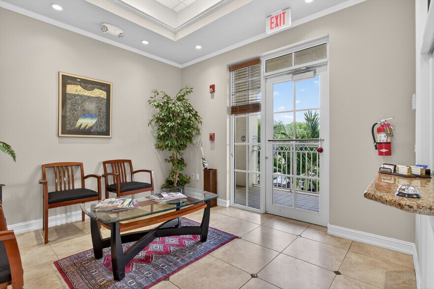 More Photos Of 5521 N University Dr, Coral Springs Office For Sale