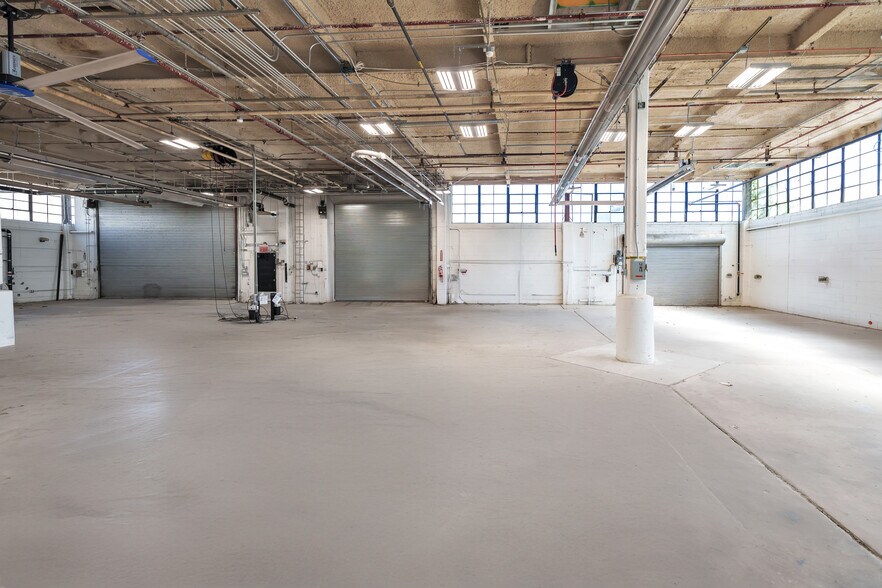 More Photos Of 2710 49th Ave, Long Island City Warehouse For Lease