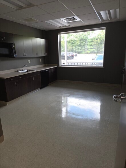 More Photos Of 117 Grand St, Goshen Office For Lease