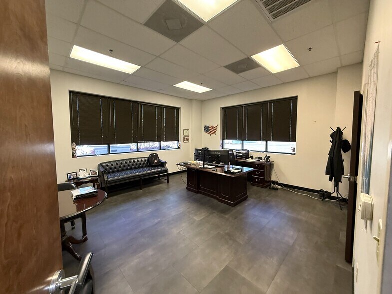 More Photos Of 1079 Woodleys Way, Columbia Warehouse For Lease