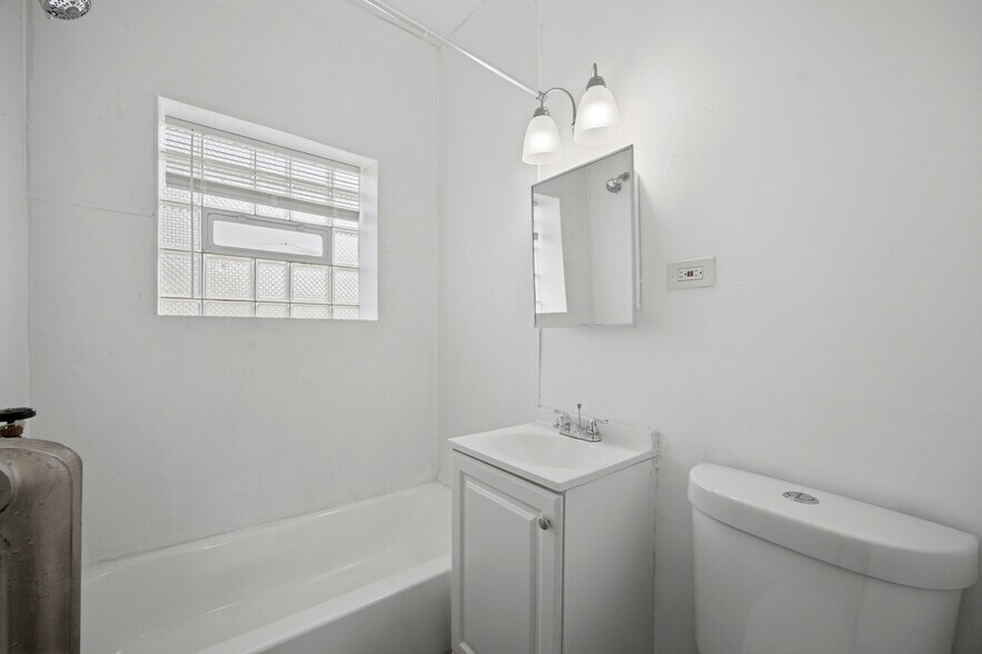 More Photos Of 102 Memorial Dr, Calumet City Apartments For Sale