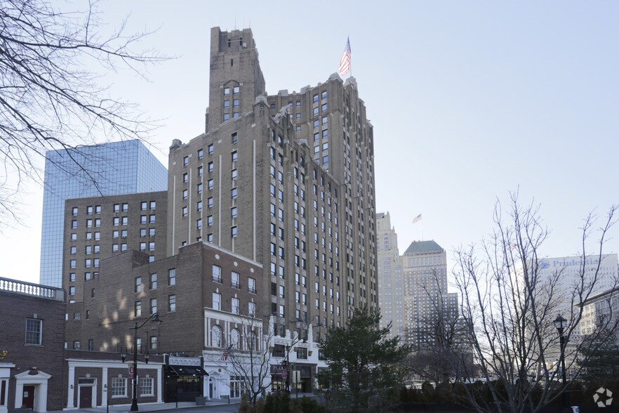 More Photos Of 60 Park Pl, Newark Office For Lease