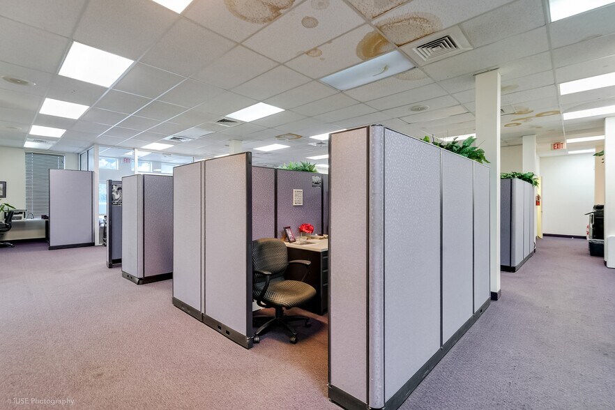 More Photos Of 13242 NW 7th Ave, Miami Office Residential For Sale