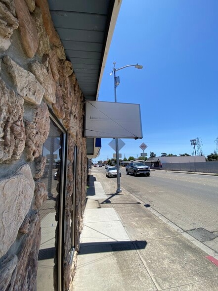 More Photos Of 364 Main St, Manteca General Retail For Lease