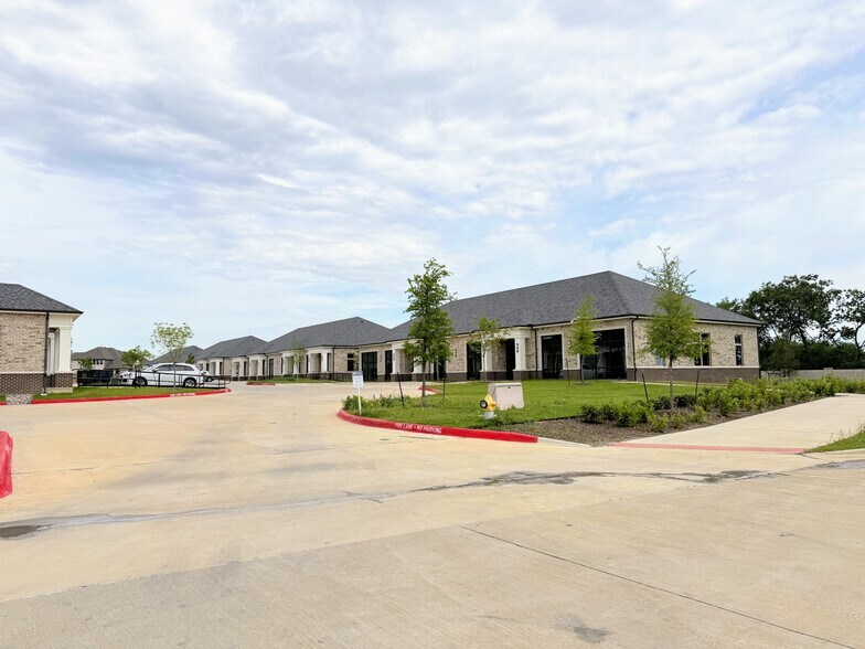 More Photos Of 2120 Prairie Dr, Prosper Office For Lease