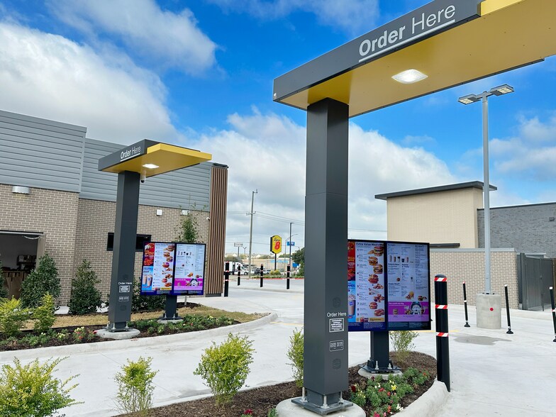 More Photos Of 3900 NE Loop 820, Haltom City Fast Food For Sale