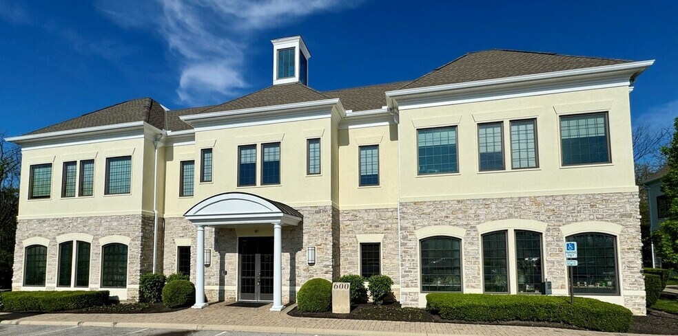 Primary Photo Of 600 Stonehenge Pky, Dublin Office For Sale