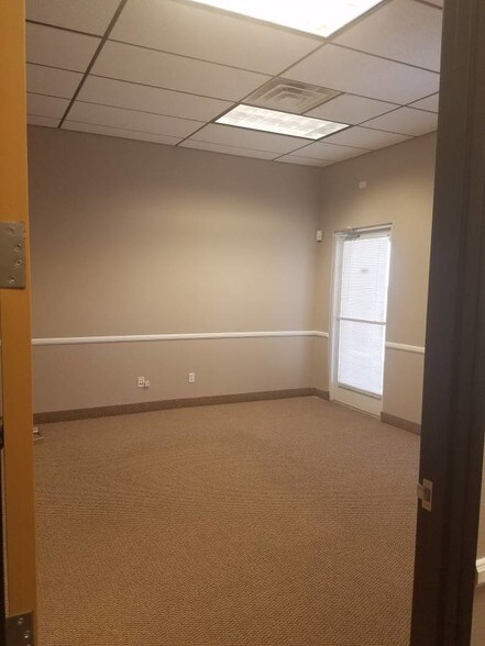 More Photos Of 7380 W Sahara Ave, Las Vegas Office For Lease