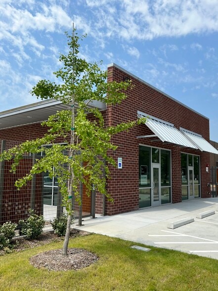 More Photos Of 4480 Alpha Rd, Dallas Flex For Lease