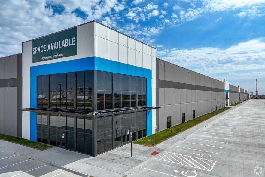 More Photos Of 11921 156th, Papillion Unknown For Lease