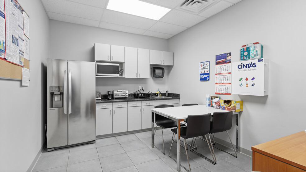 More Photos Of 1205 Butler Rd, League City Warehouse For Sale