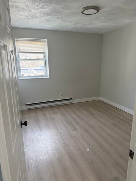 More Photos Of 7-20 Hy-Sil Ave, Chelsea Apartments For Sale