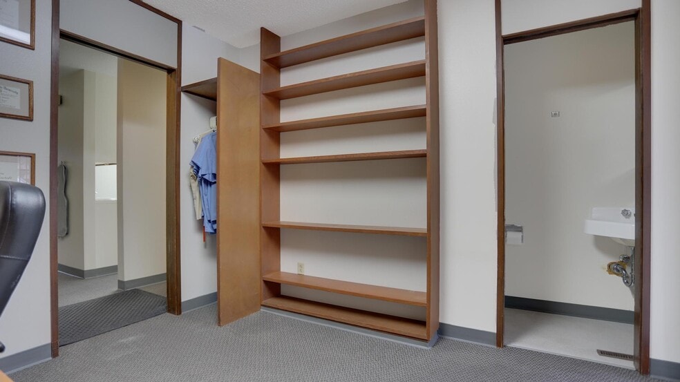 More Photos Of 15012 SE Stark St, Portland Office For Lease