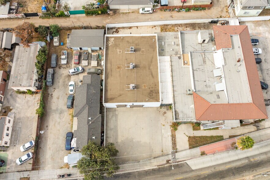 More Photos Of 915 N Willowbrook Ave, Compton Warehouse For Sale