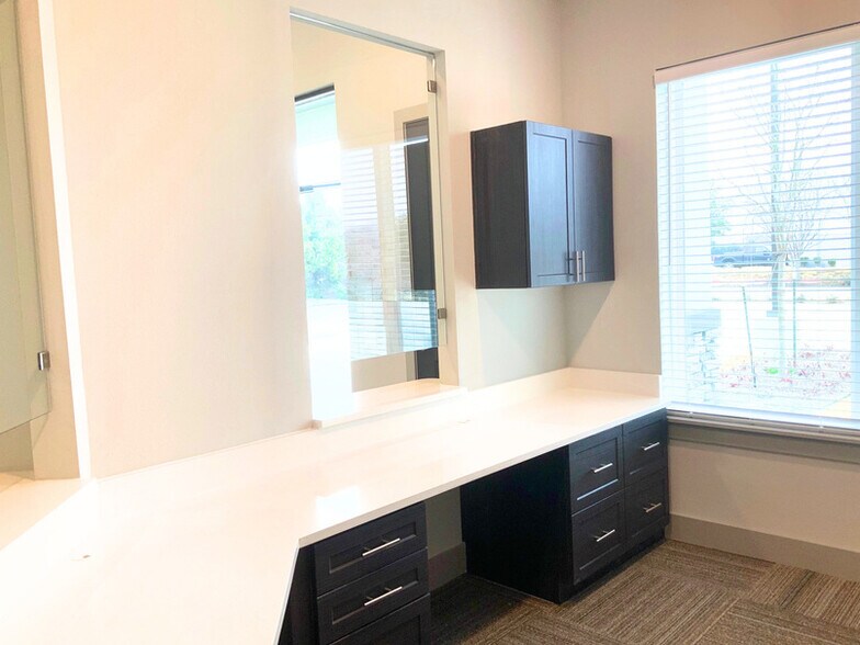 More Photos Of 525 Shiloh Rd, Plano Medical For Sale