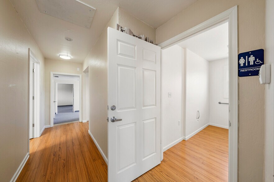 More Photos Of 143 S Main St, Phoenix Office For Sale