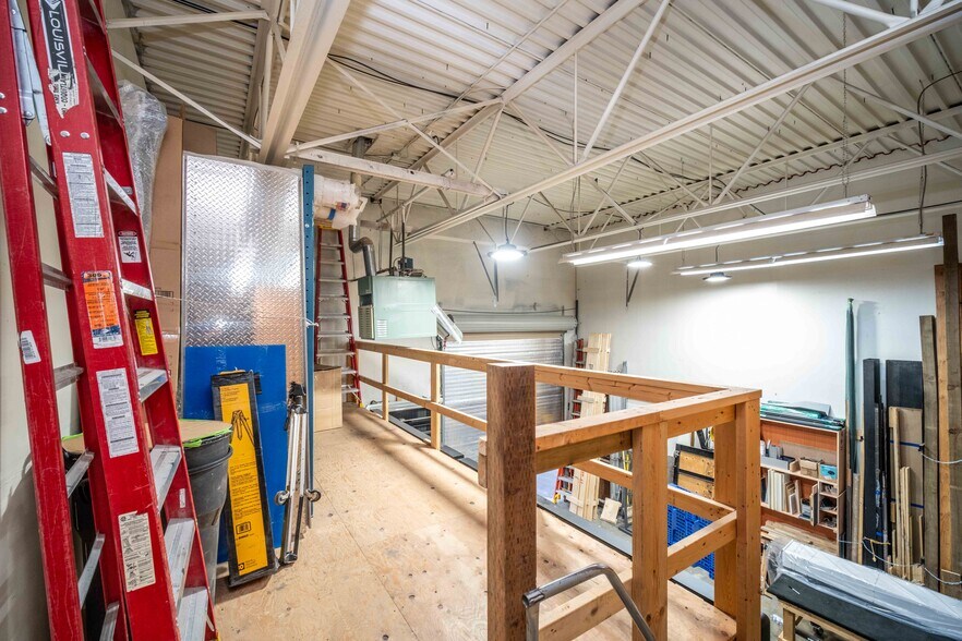More Photos Of 9267-9295 Shaughnessy St, Vancouver Warehouse For Sale