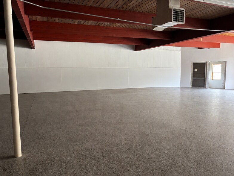 More Photos Of 3082 Main St, East Troy Freestanding For Lease