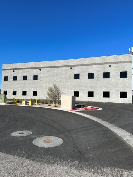 More Photos Of 3842 Development Ct, Las Vegas Warehouse For Lease