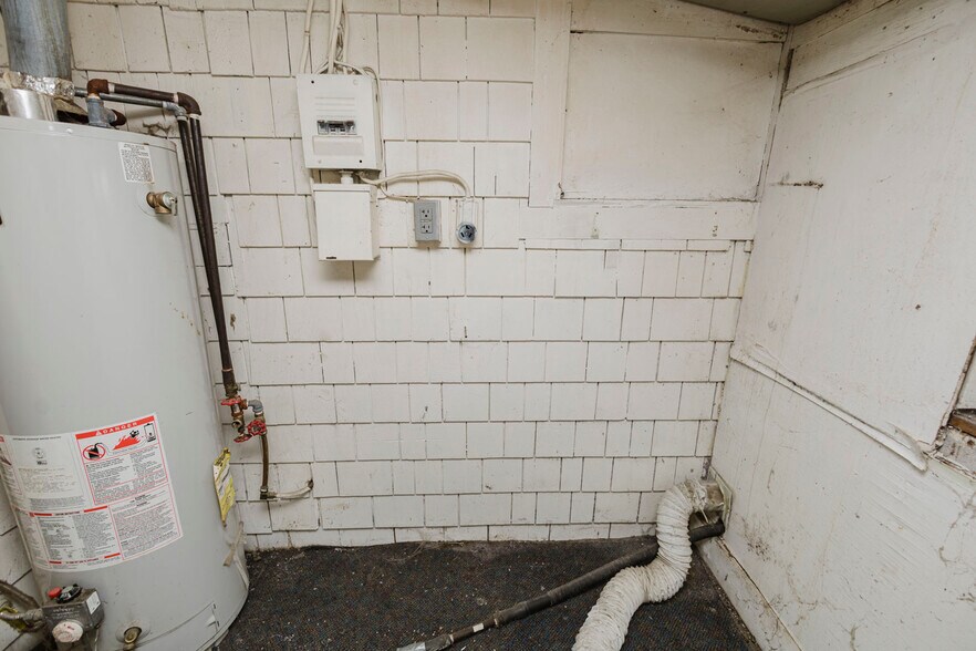 More Photos Of 1610 W 6th Ave, El Dorado General Retail For Sale
