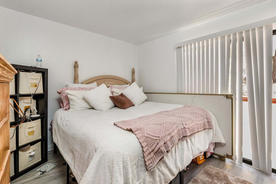 More Photos Of 321 Tremont St, Avalon Apartments For Sale