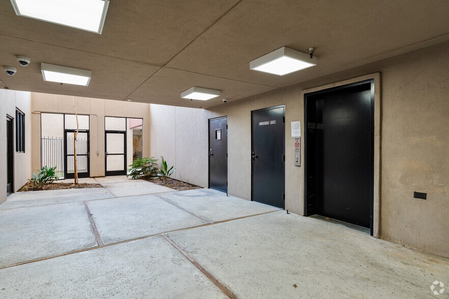 More Photos Of 3550 Q St, Bakersfield Medical For Sale