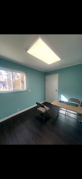 More Photos Of 652 Suffolk Ave, Brentwood Office For Sale