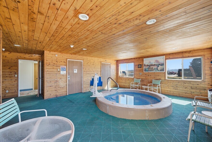 More Photos Of 626 W 1400 N, Beaver Hotel For Sale