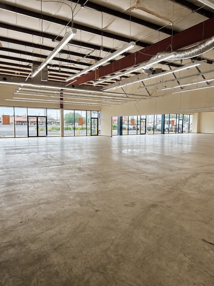More Photos Of 7850 Highway 6 S, Houston Freestanding For Lease