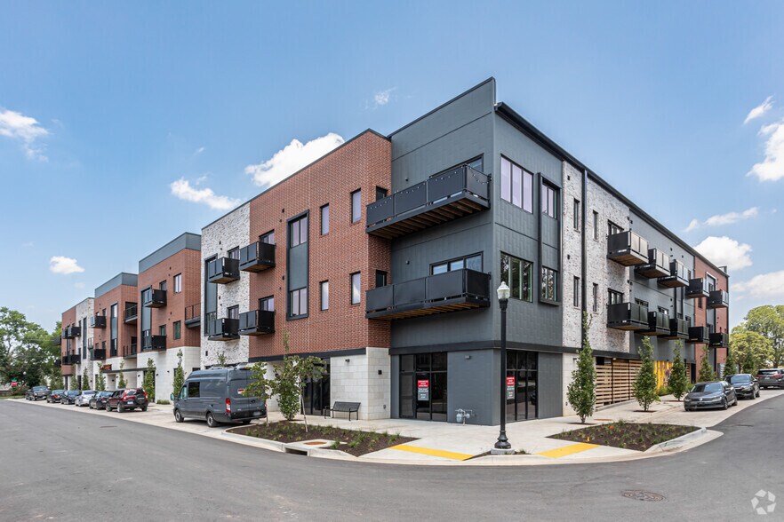 More Photos Of 301 SE G St, Bentonville Coworking Space