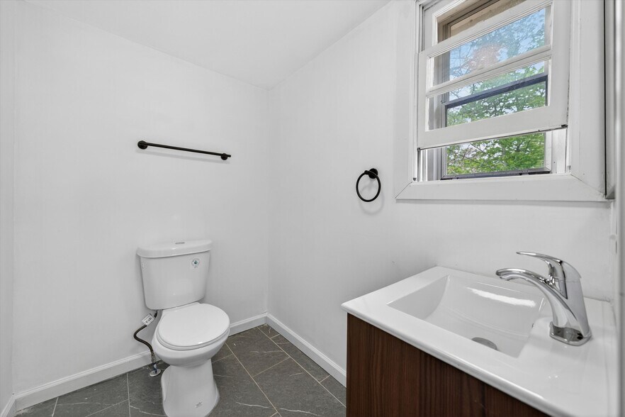 More Photos Of 48 - 50 Horseshoe Lake, Kauneonga Lake Apartments For Sale
