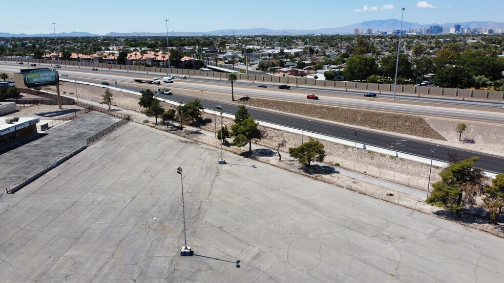 More Photos Of 3984 Boulder Highway Hwy, Las Vegas Land For Lease