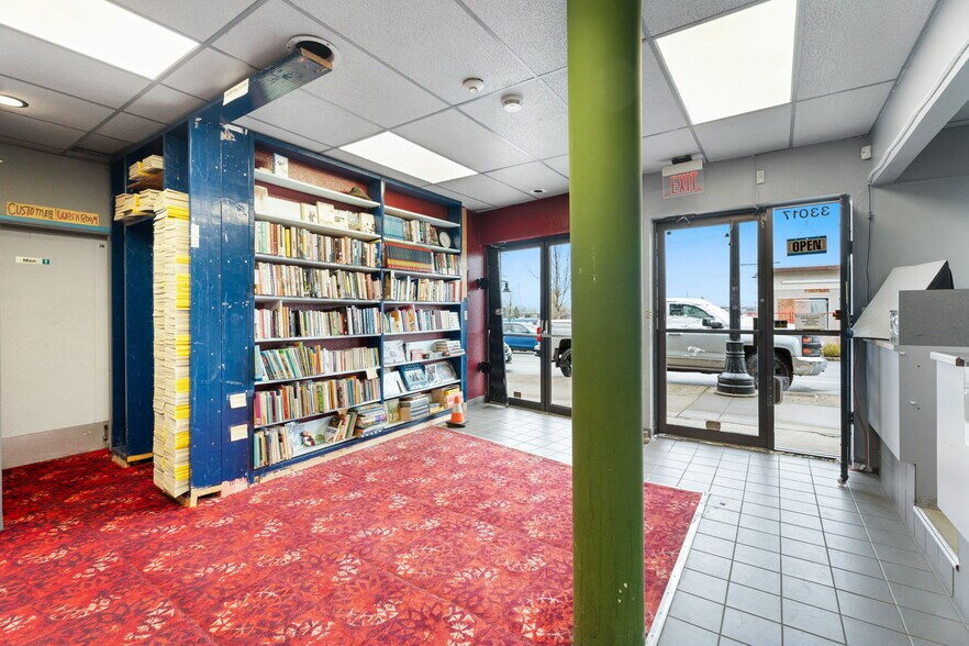 More Photos Of 33017 1st Av, Mission Flex For Lease