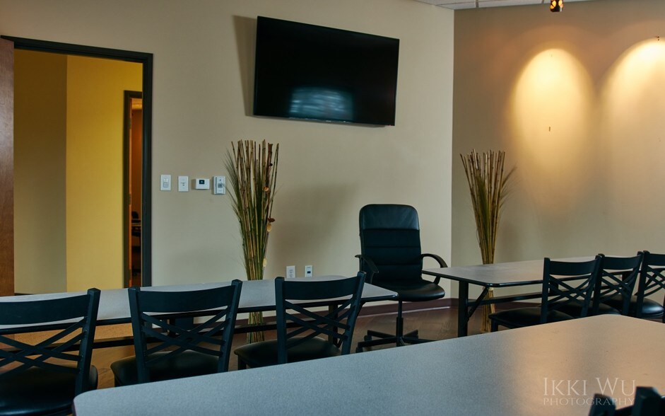 More Photos Of 205 S Alma Dr, Allen Warehouse For Lease