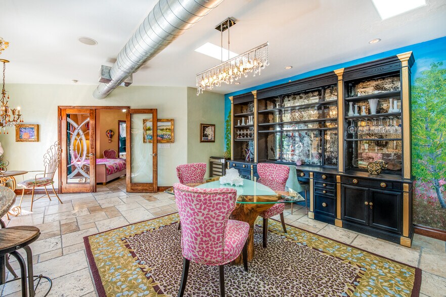 More Photos Of 2150 Curtis St, Denver Storefront Retail Office For Sale