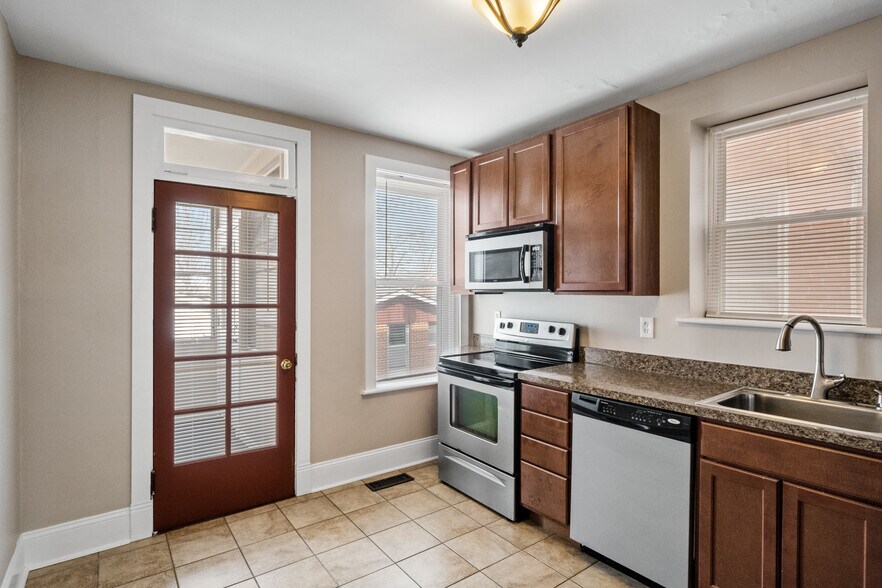 More Photos Of 5007 Goethe Ave, Saint Louis Multifamily For Sale