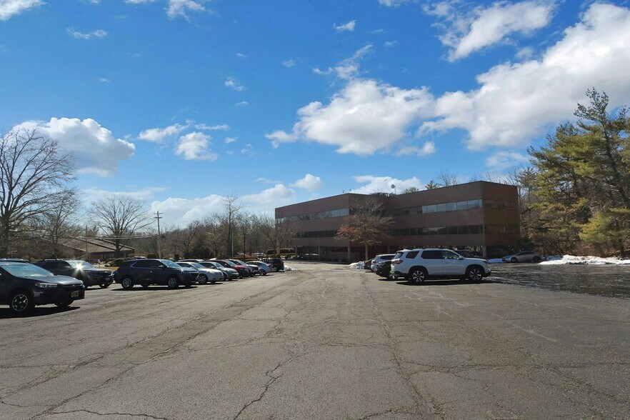 More Photos Of 100 Dutch Hill Rd, Orangeburg Medical For Lease