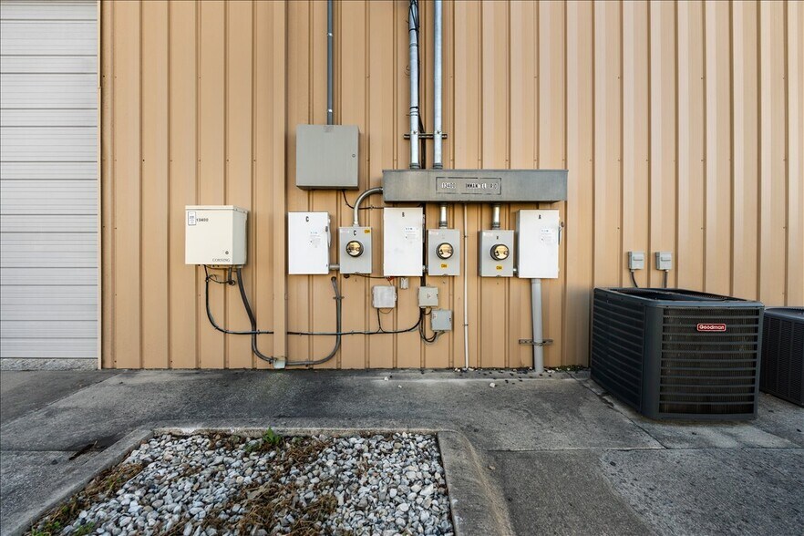 More Photos Of 13400 Immanuel Rd, Pflugerville Office For Sale