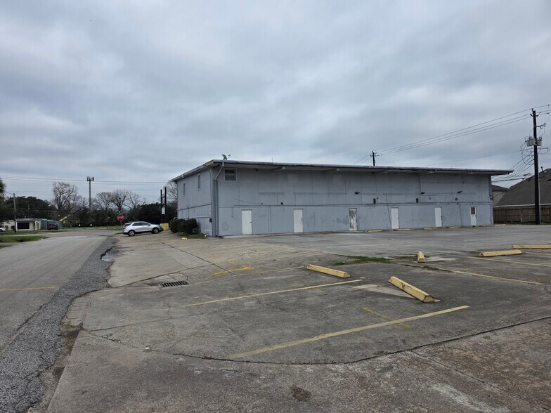 More Photos Of 13210 S Post Oak Rd, Houston General Retail For Sale