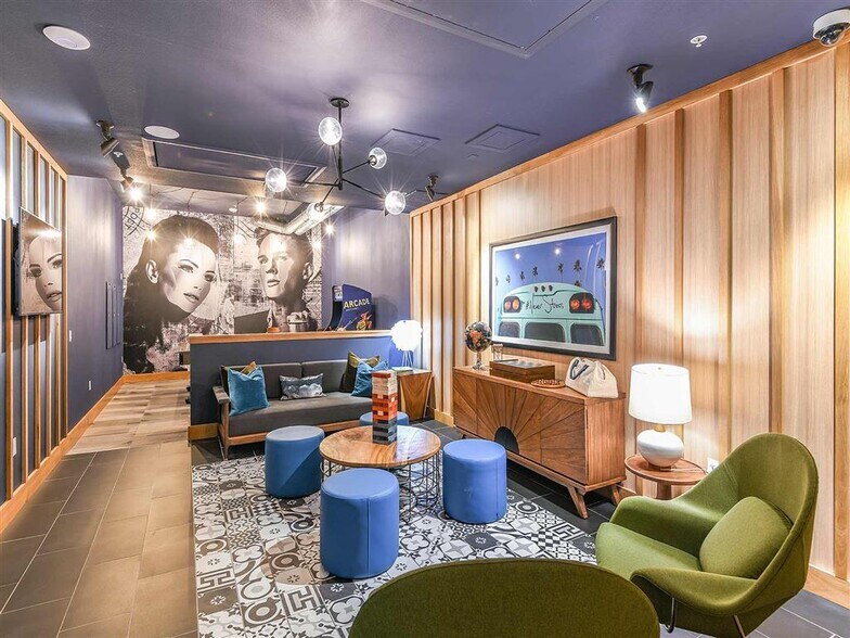 More Photos Of 1110 F St, San Diego Apartments For Lease