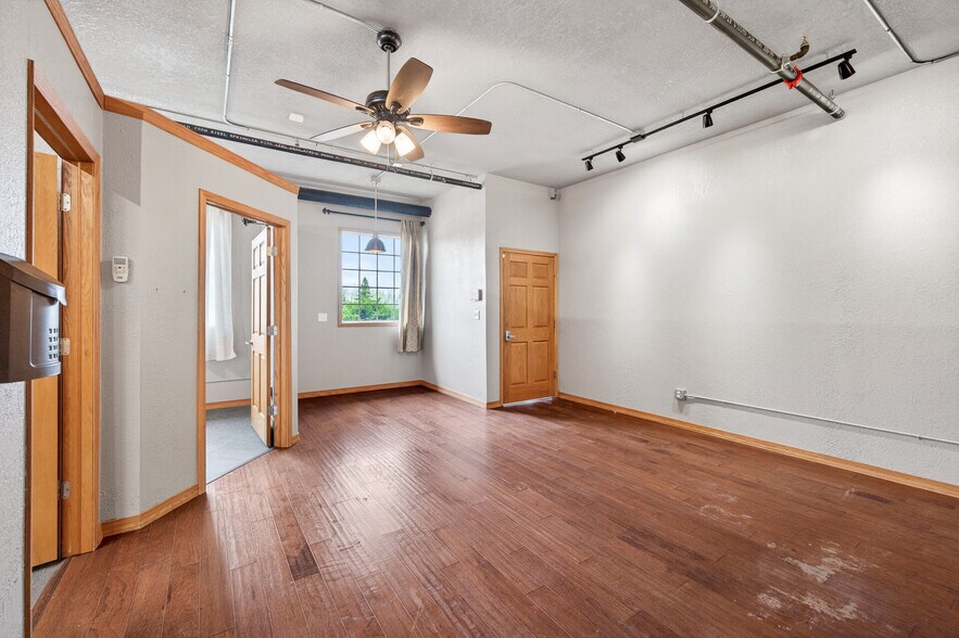 More Photos Of 1063-1123 Weir Dr, Woodbury Medical For Sale