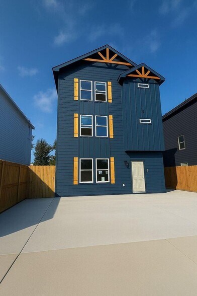 More Photos Of 8021 Birmingham st, Houston Apartments For Sale